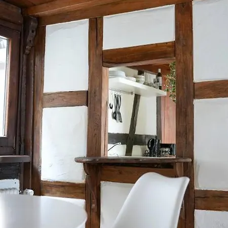 Charmante Fachwerk Mit Terrasse In Der Altstadt Apartman Koblenz